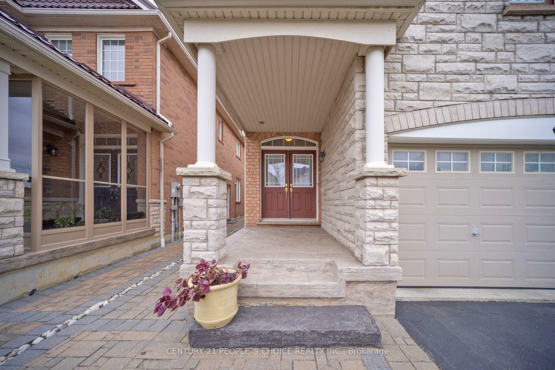 Photo de la propriété:  7278 Saint Barbara Boulevard  ON L5W 0C1 