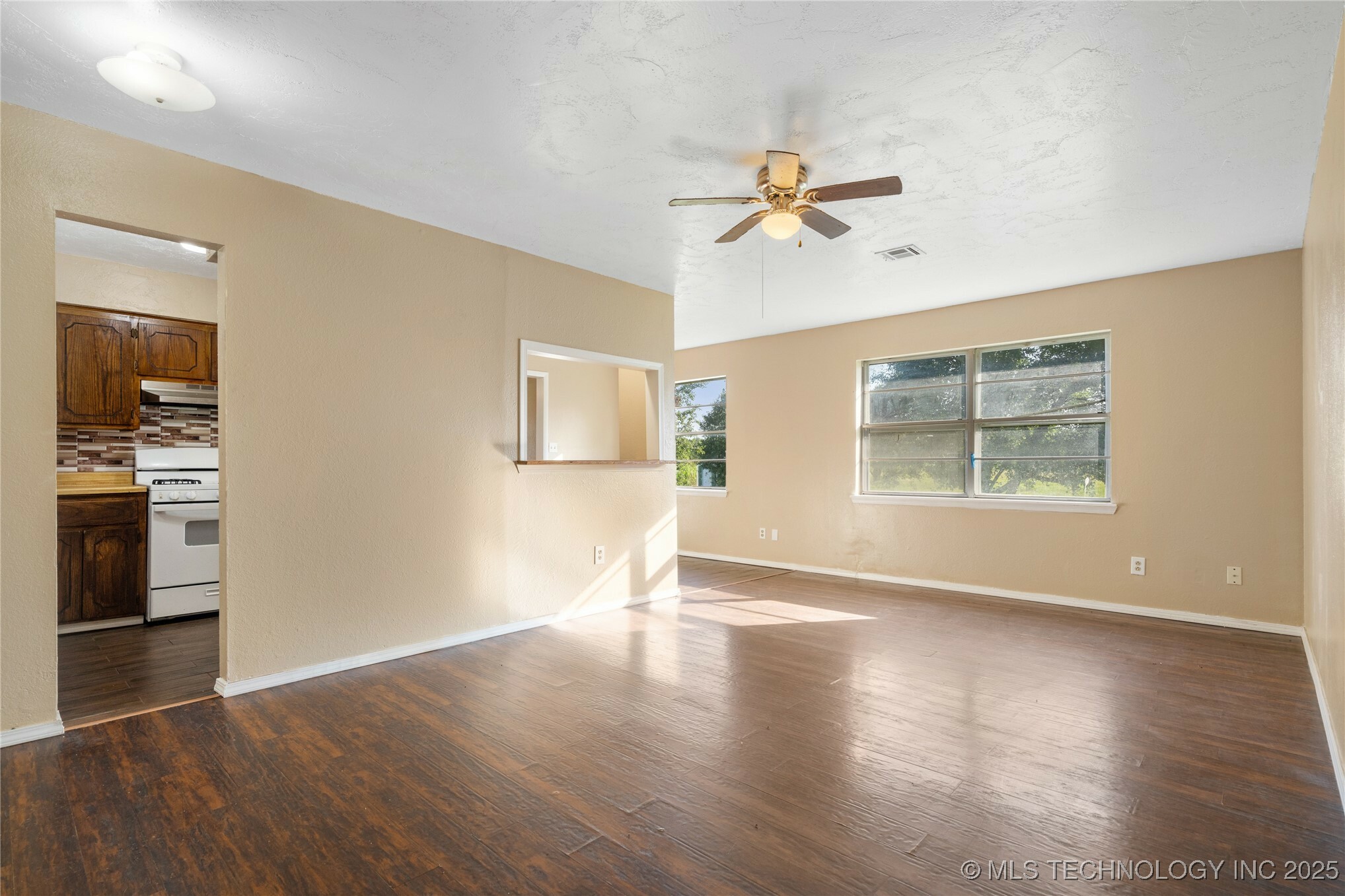 Property Photo: 107 Geneva Circle OK 74435