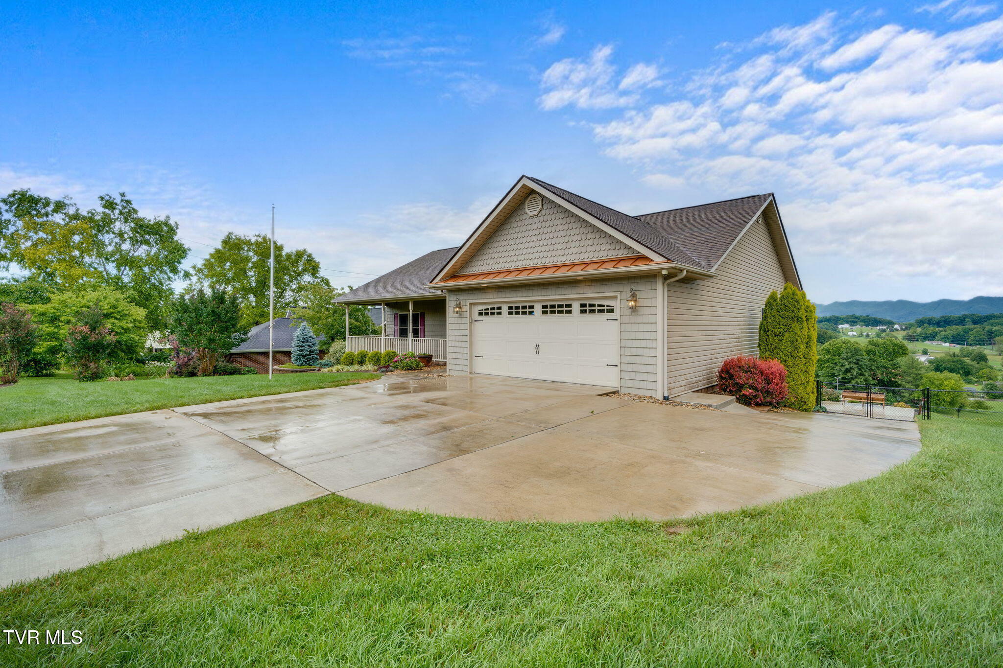 Property Photo: 397 Ridgecrest Road TN 37659