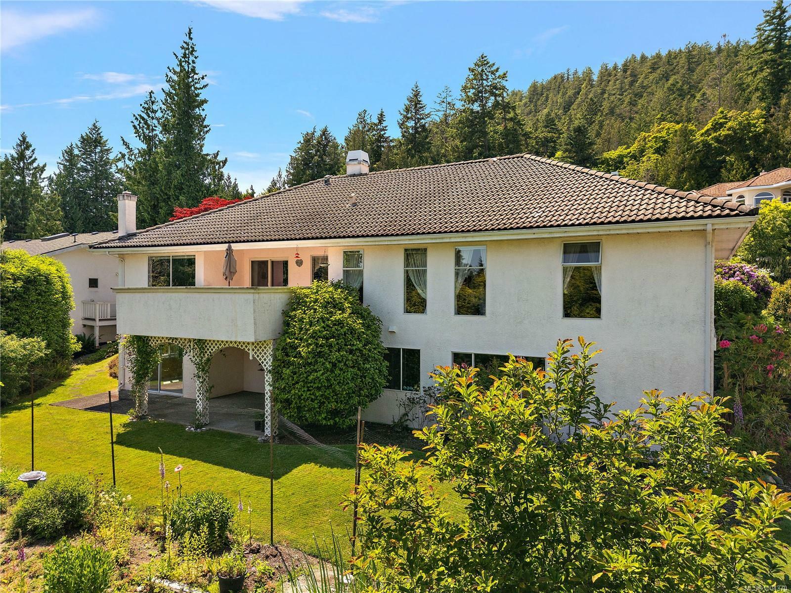 Photo de la propriété: 8581 Cathedral Pl BC V8L 5E1