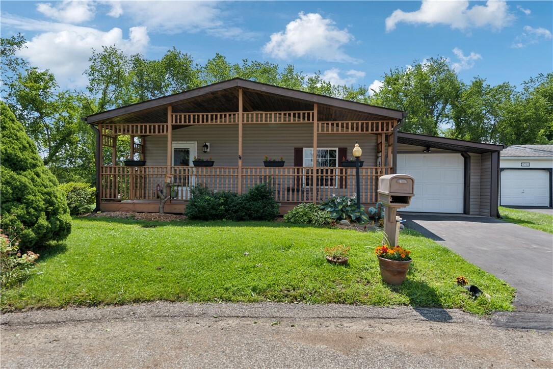Property Photo: 1310 Plumdale Ct PA 15239