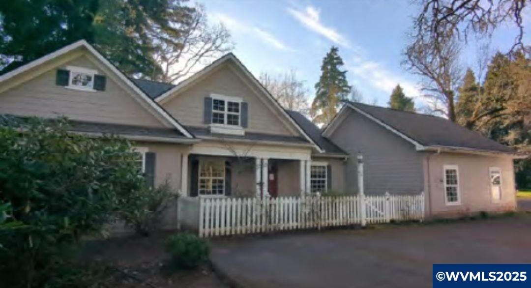 Property Photo: 6091 Ogle St SE OR 97317