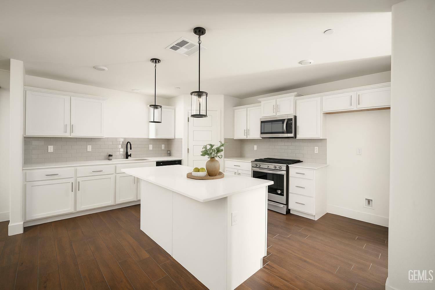 Property Photo: 6501 Balmorhea Street CA 93311