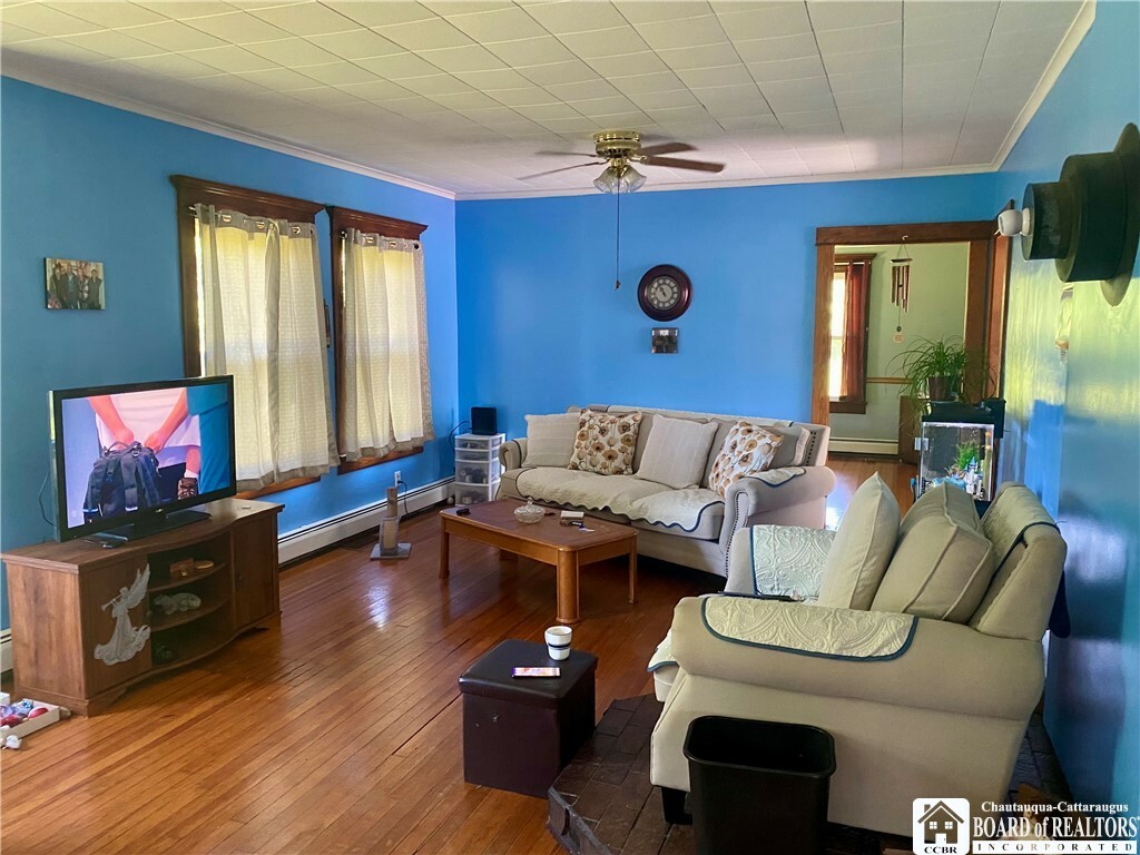 Property Photo: 1690 King Road NY 14062