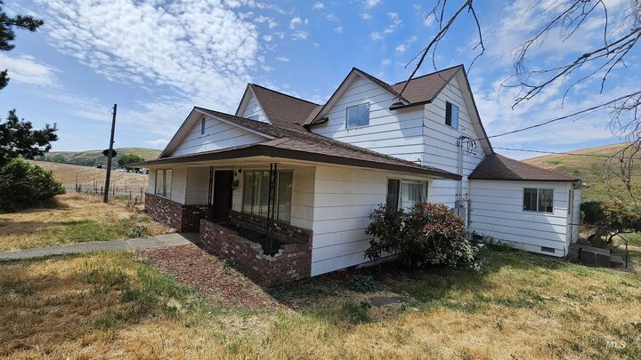 Property Photo:  1012 Hwy 12  WA 99347 