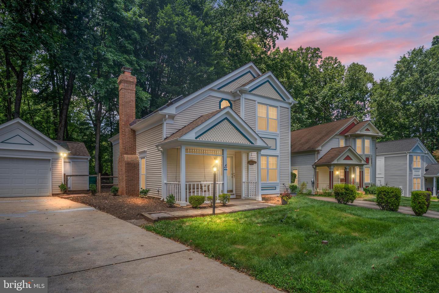 Property Photo: 15091 Holleyside Drive VA 22025