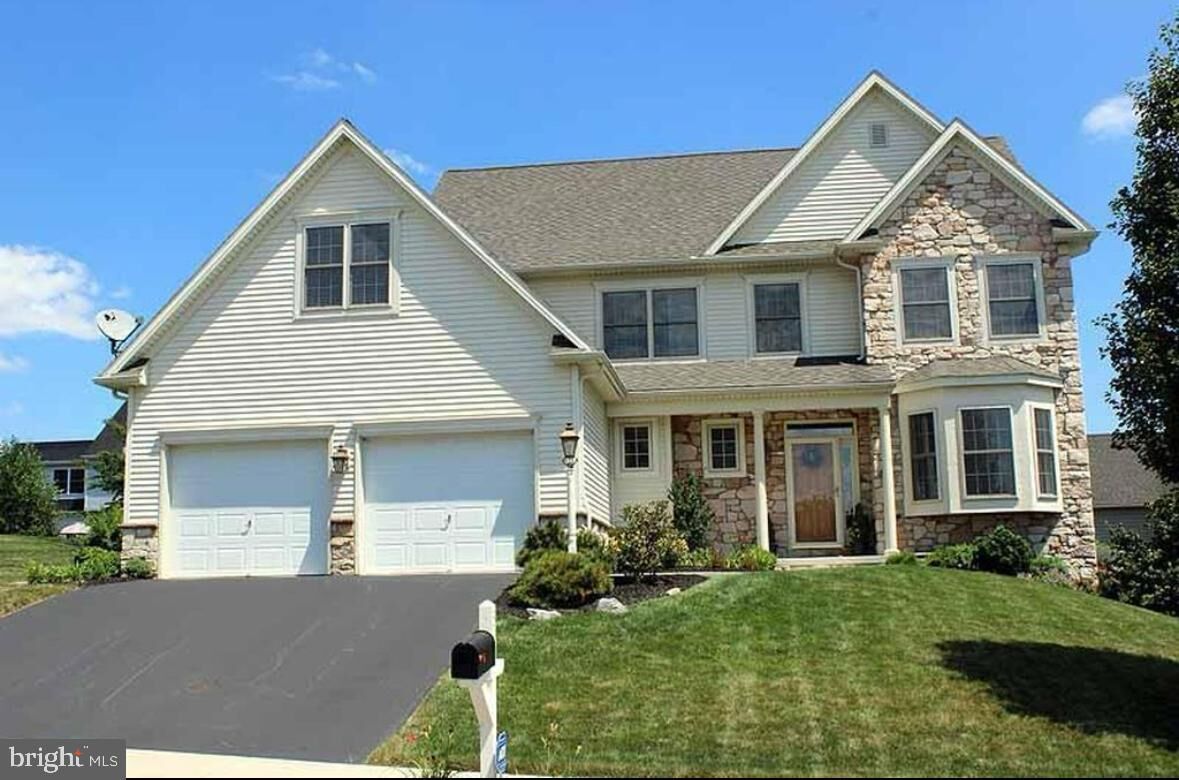Property Photo: 317 Cobblers Court PA 17543