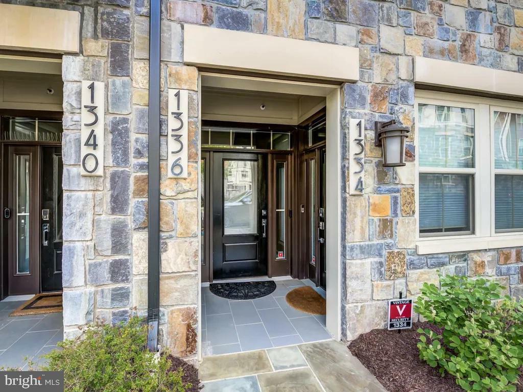 Property Photo: 1336 S Quinn Street VA 22204