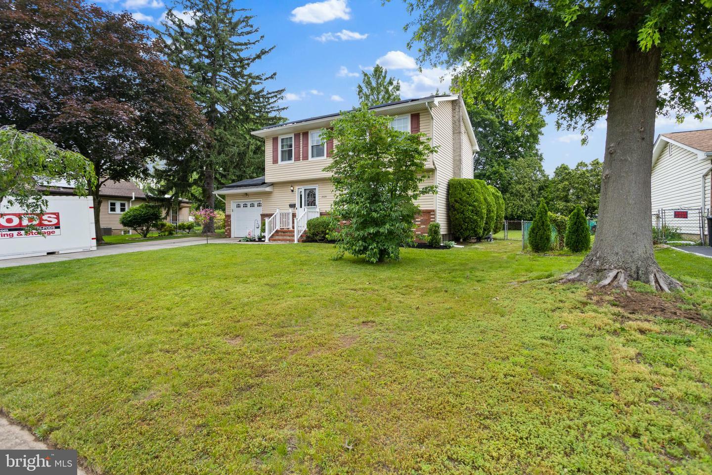 Property Photo:  2028 S Olden Avenue  NJ 08610 