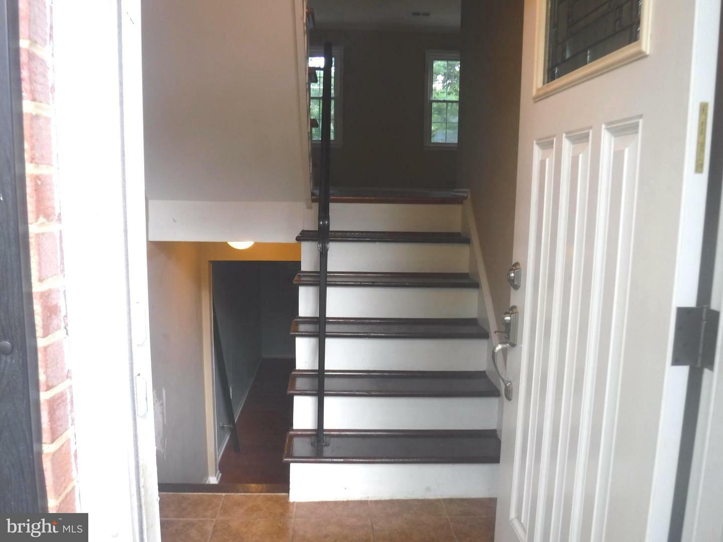Property Photo: 7753 Durer Court VA 22153