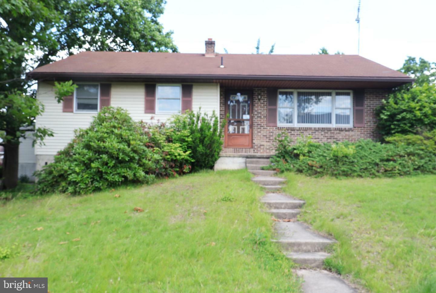 Property Photo: 701 Tamarack Trail PA 19607