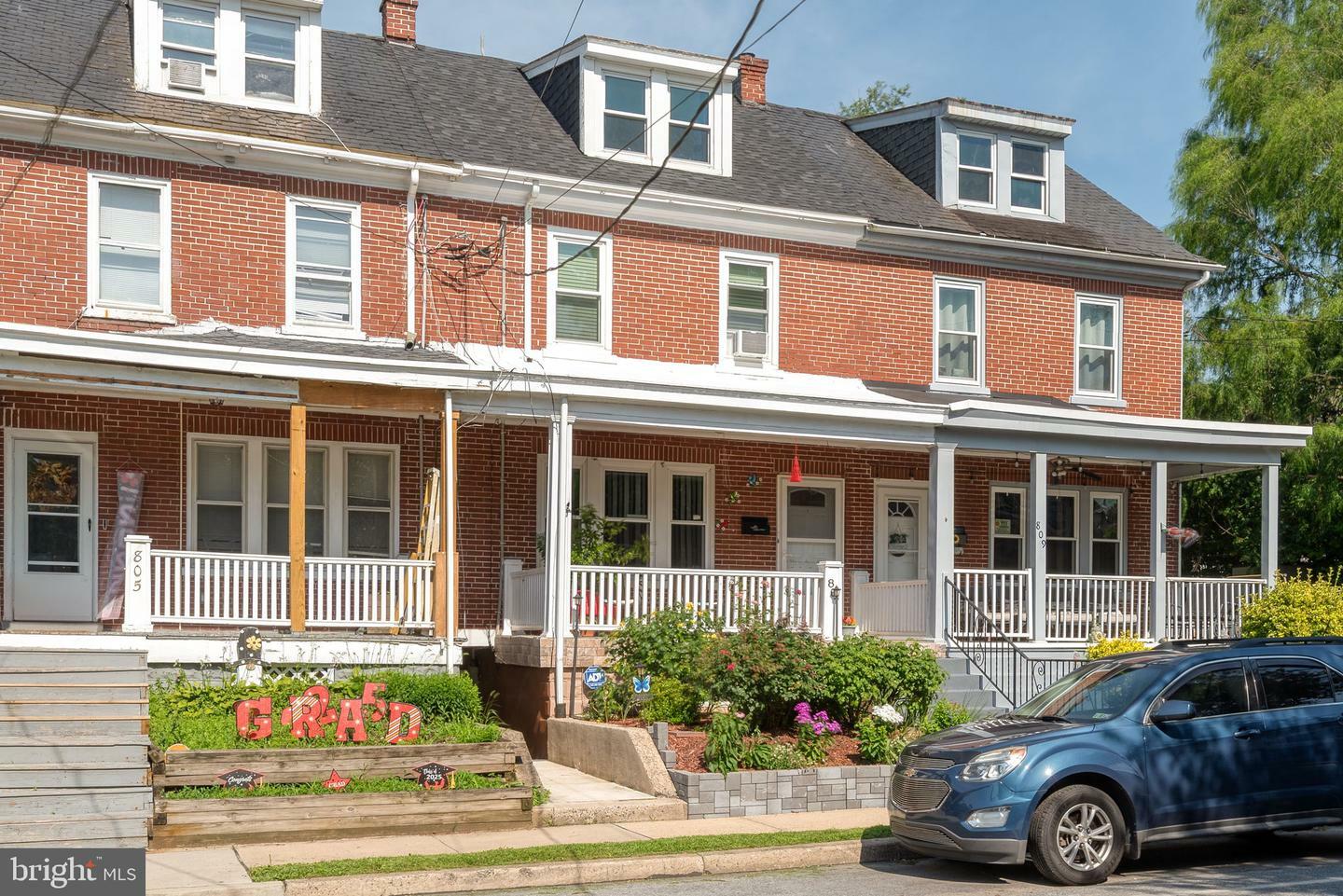 Property Photo:  807 Highland Avenue  PA 17603 