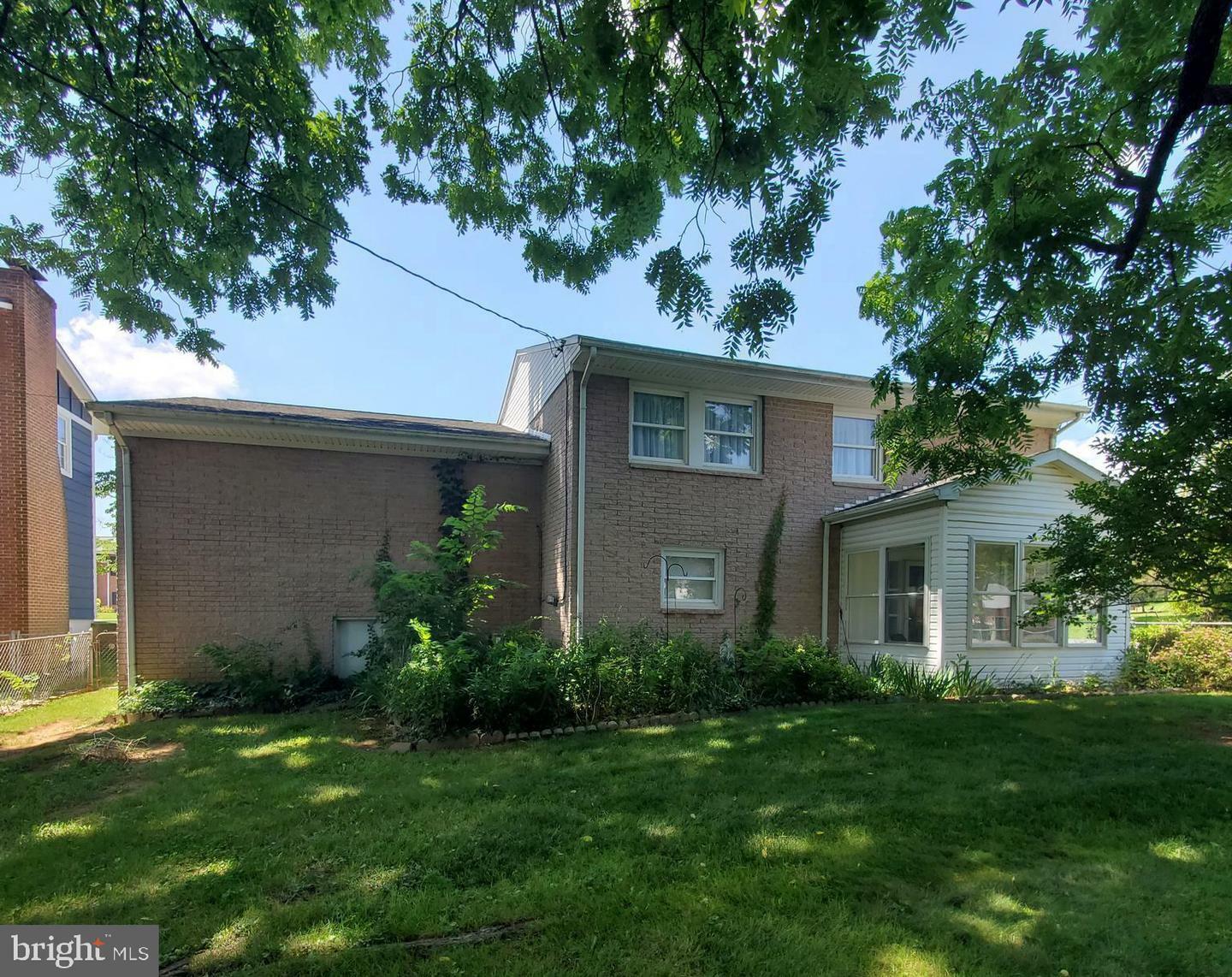Property Photo: 400 S Georgia Avenue WV 25401