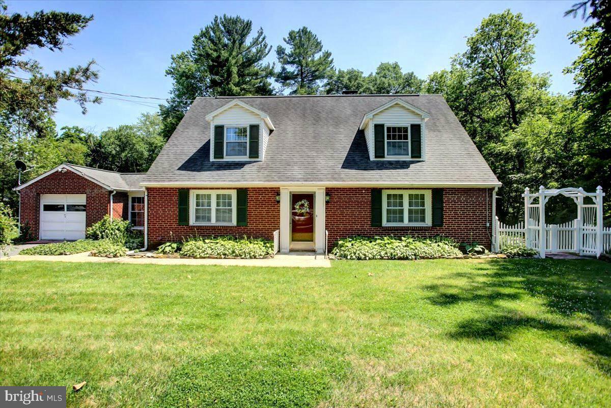 2 Orange Street  Mount Holly Springs PA 17065 photo