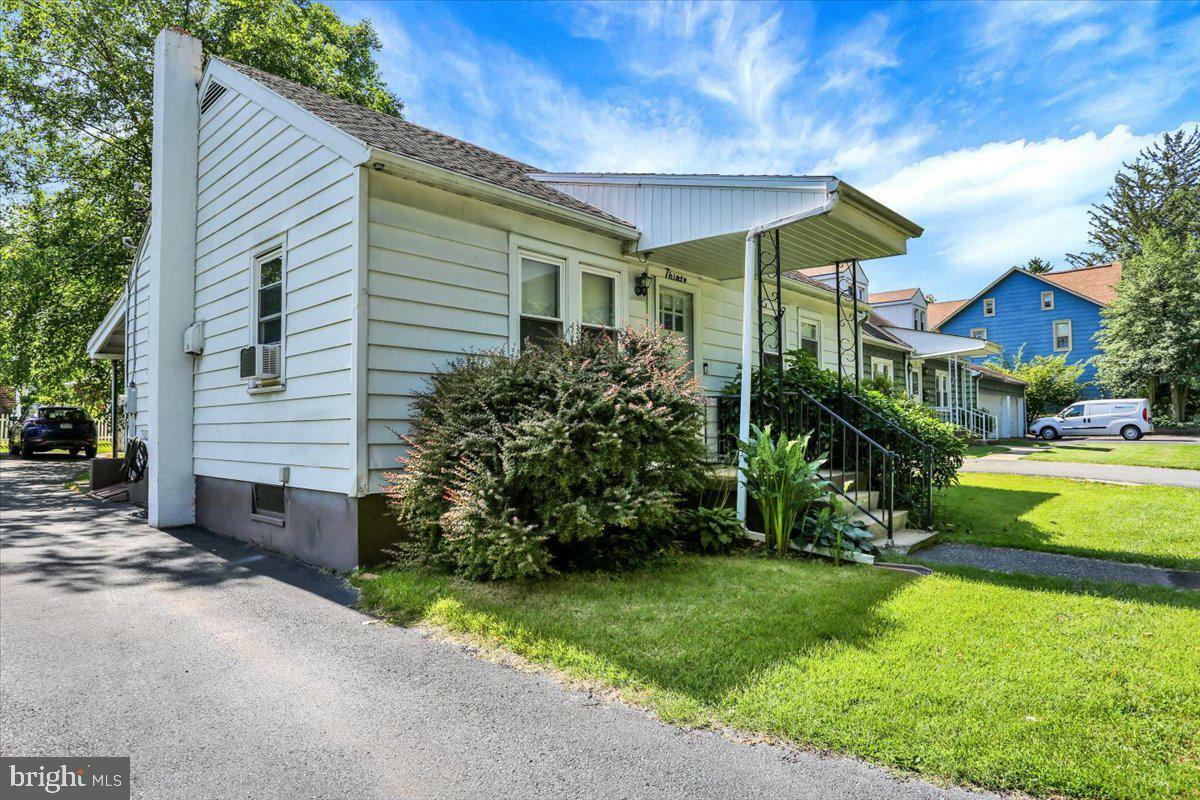 30 N Dwight Street  Reading PA 19609 photo