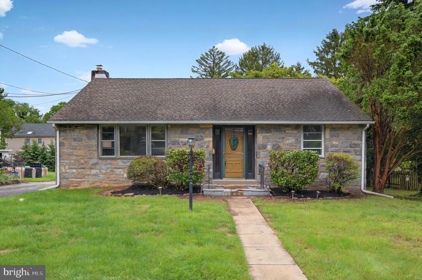 Property Photo:  3 Arbor Lea Road  PA 19050 