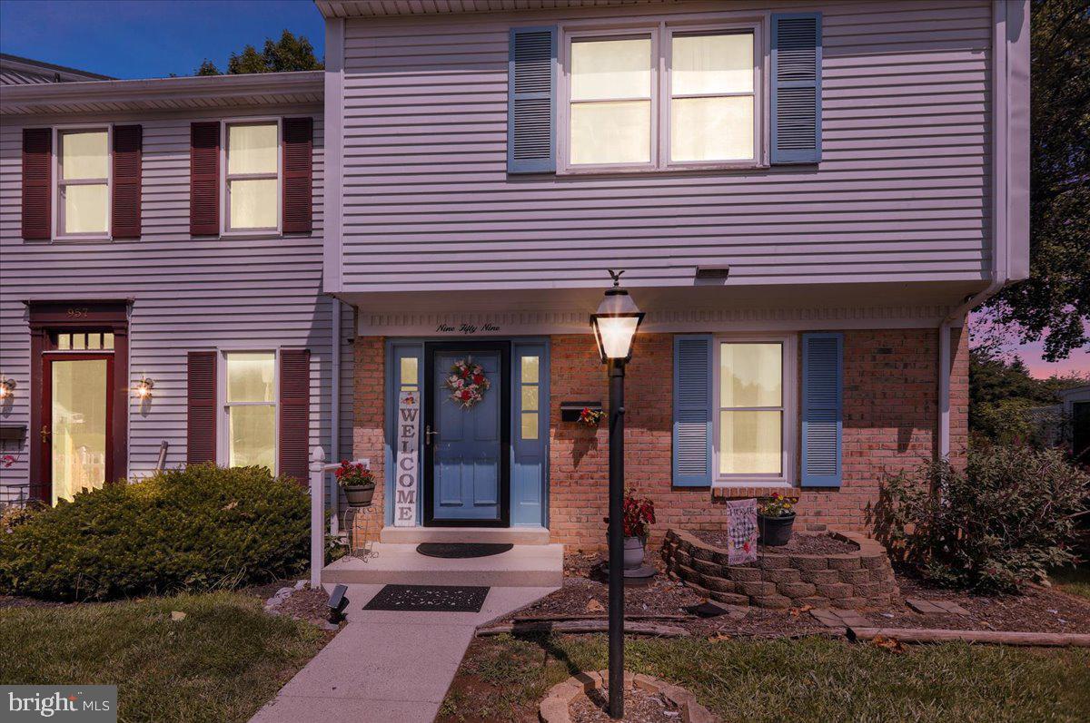 Property Photo: 959 E Maple Street PA 17078