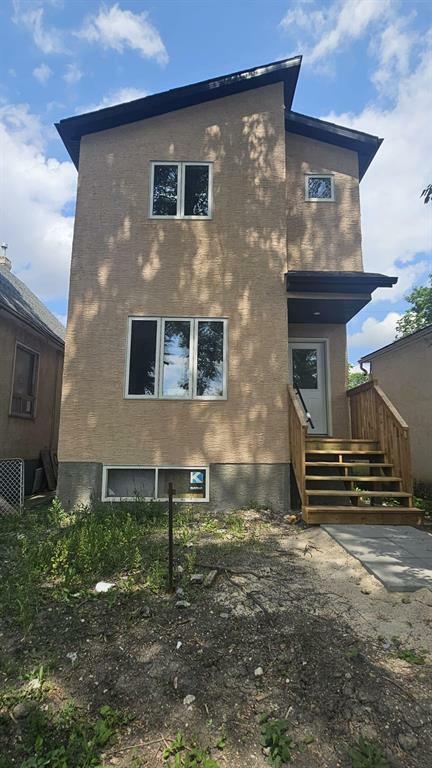 Property Photo: 857 Boyd Avenue MB R2X 0Z5