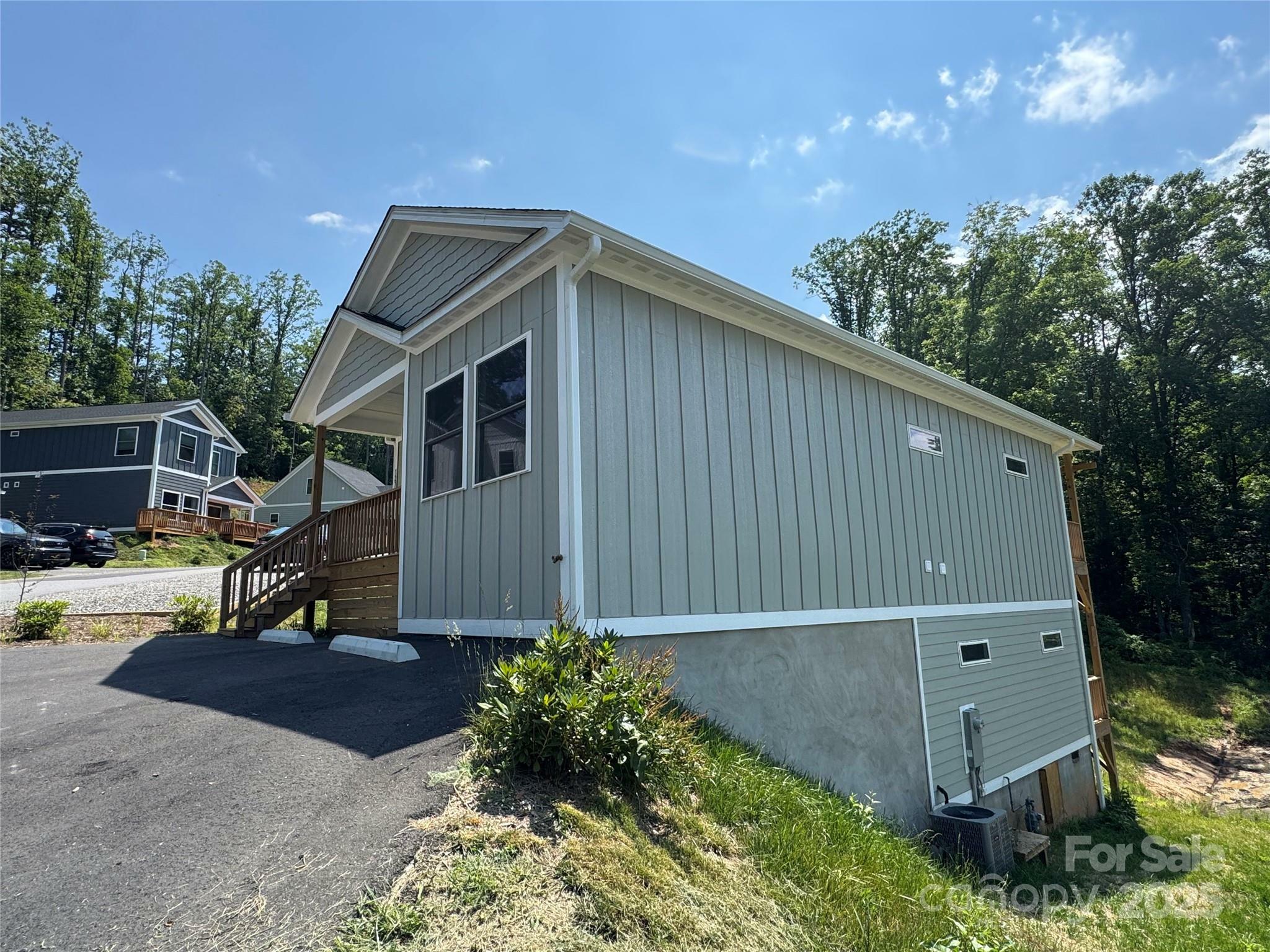 Property Photo: 127 Northbend Drive NC 28804