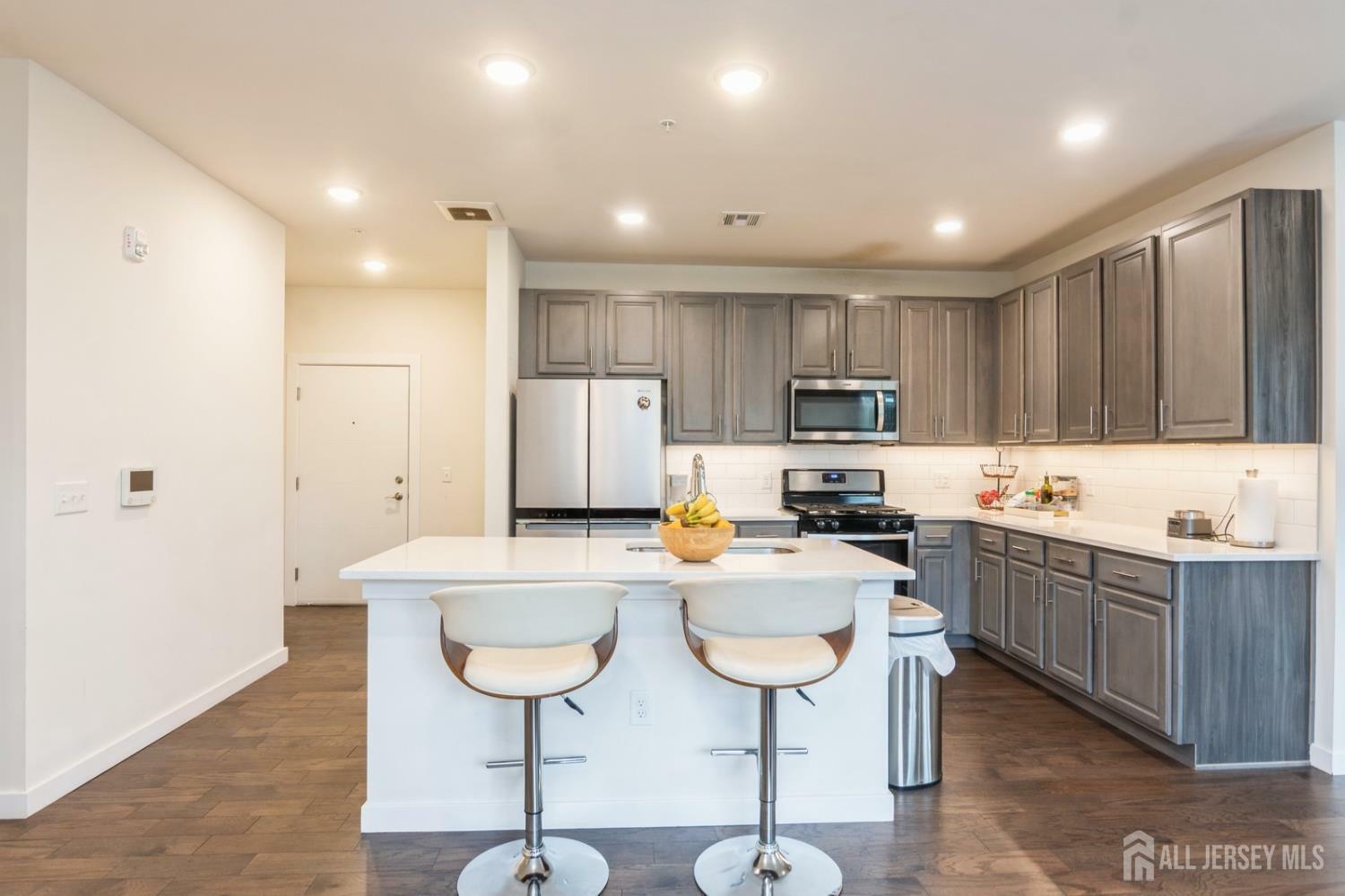 Property Photo: 727 Lorhan Drive NJ 08854