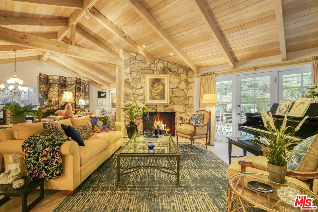 Property Photo: 9420 Eden Dr CA 90210
