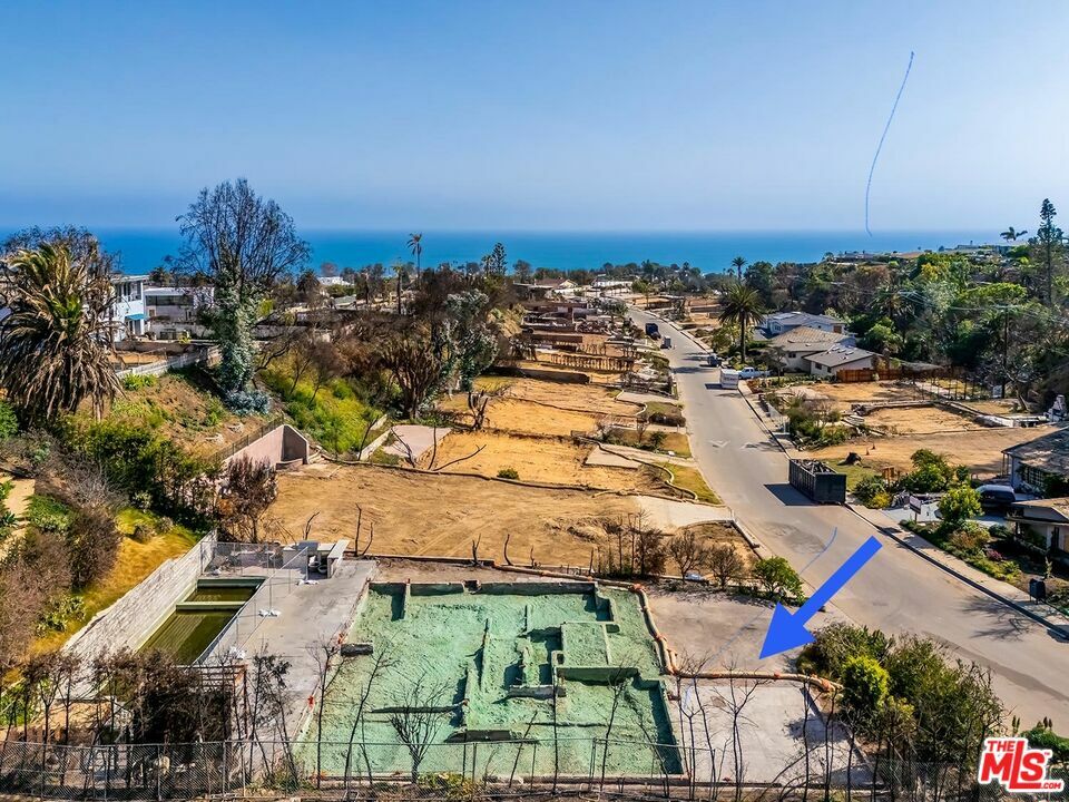Property Photo: 738 Jacon Way CA 90272