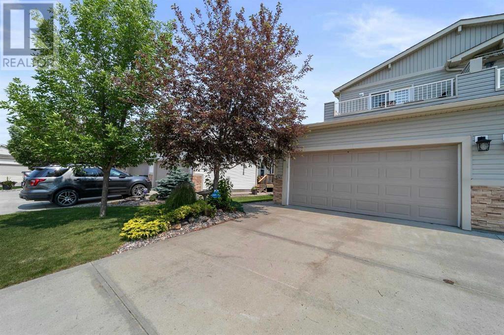 Photo de la propriété: 4527 69 Street AB T4V 5B3