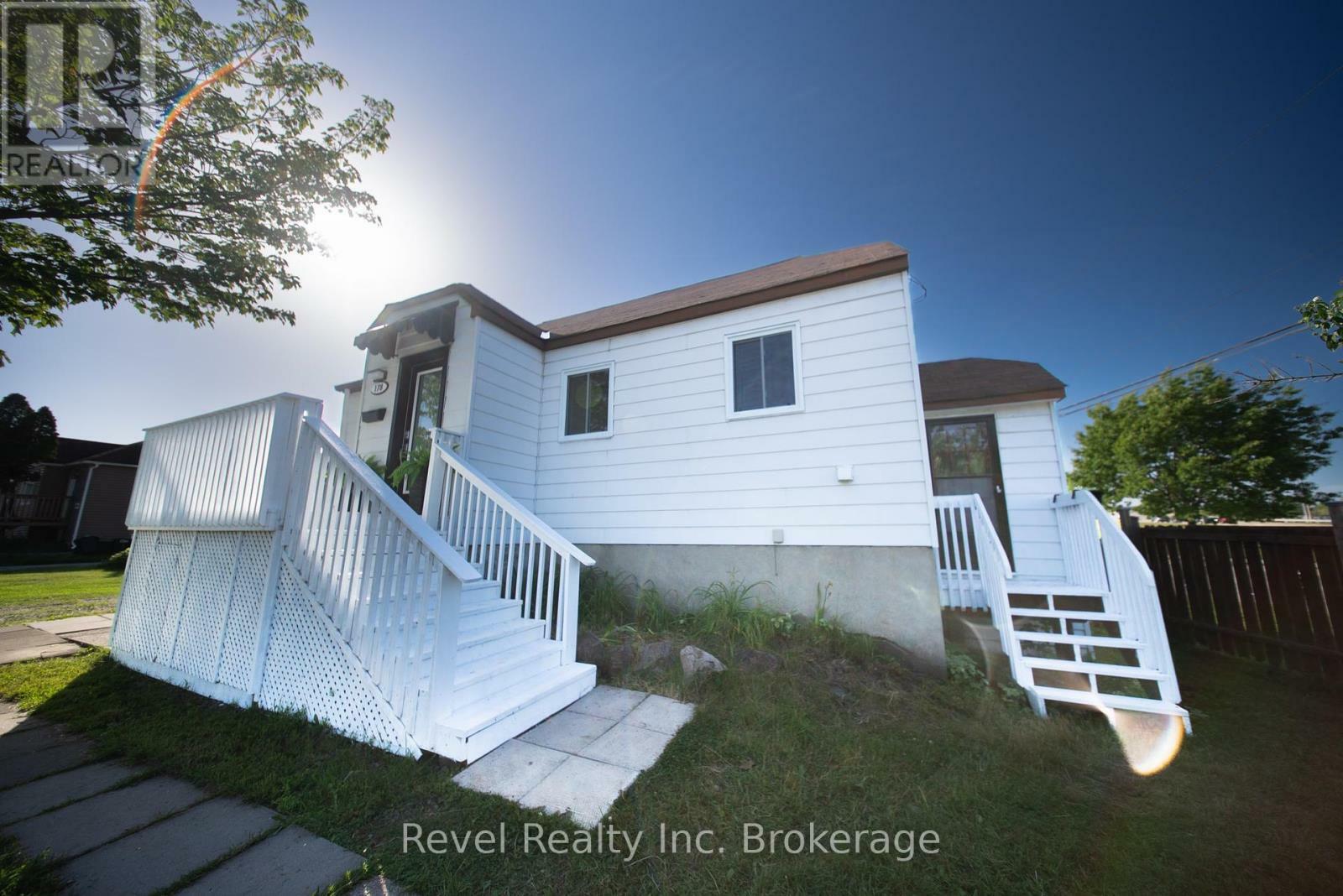 Property Photo: 178 Judge Avenue ON P1A 1B6