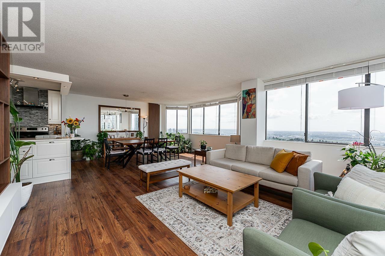 Photo de la propriété: 6540 Burlington Avenue 2505 BC V5H 4G3