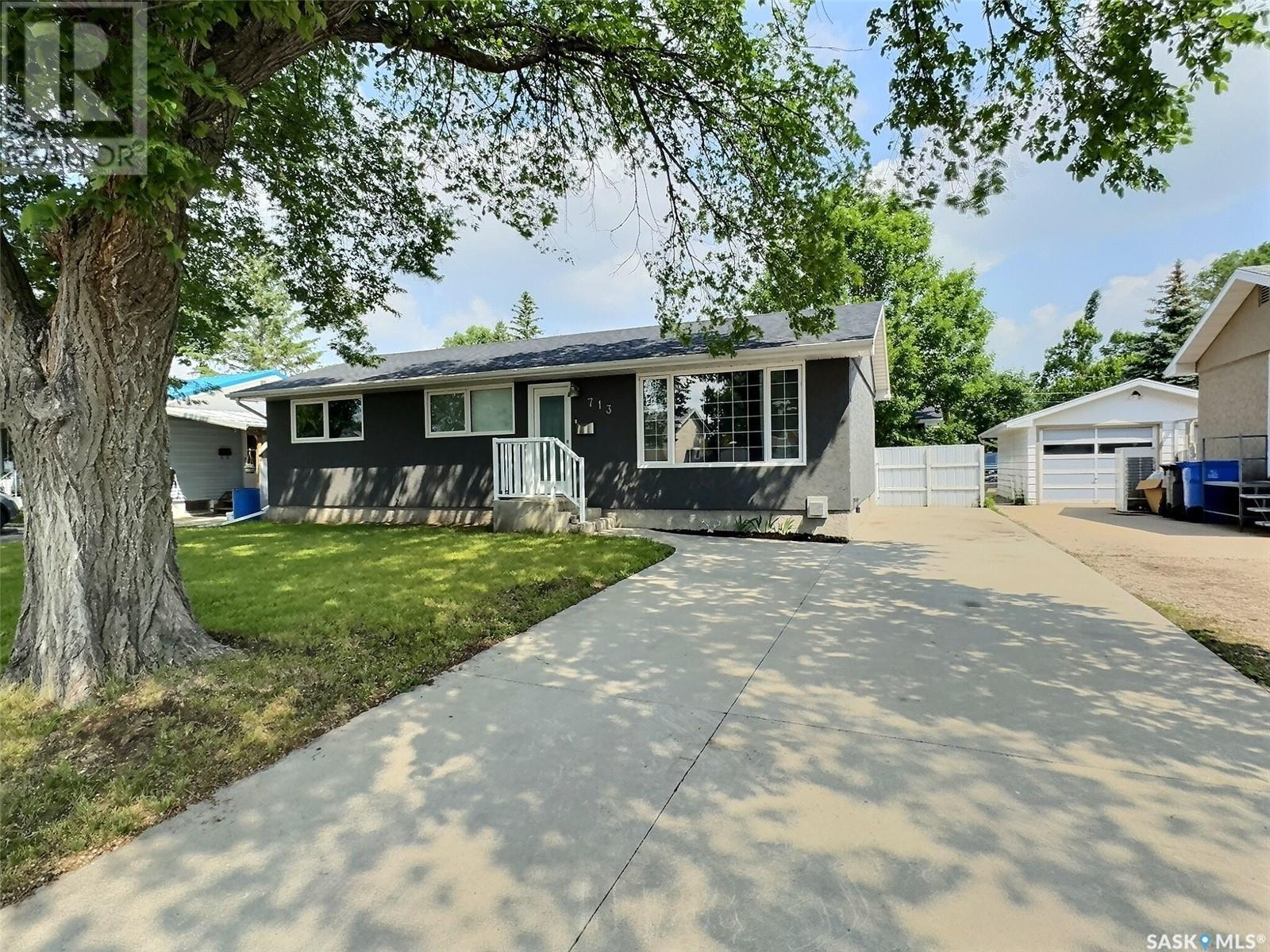 Property Photo:  713 Albert Street  SK S4A 1R7 