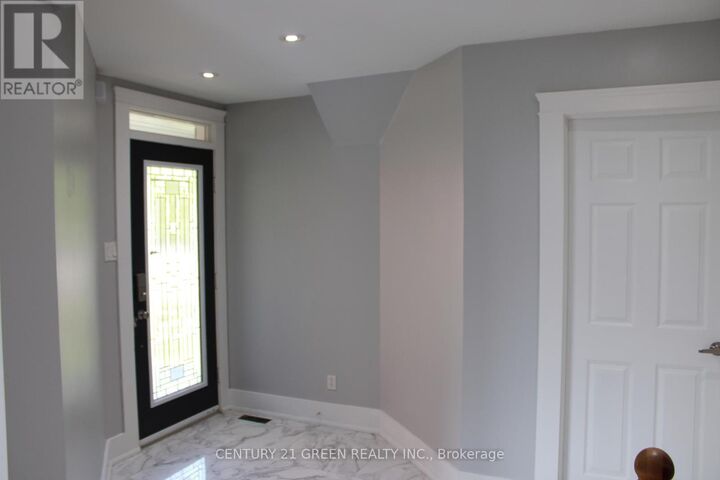 Property Photo: 7306 Aldercrest Drive ON L5N 7T3