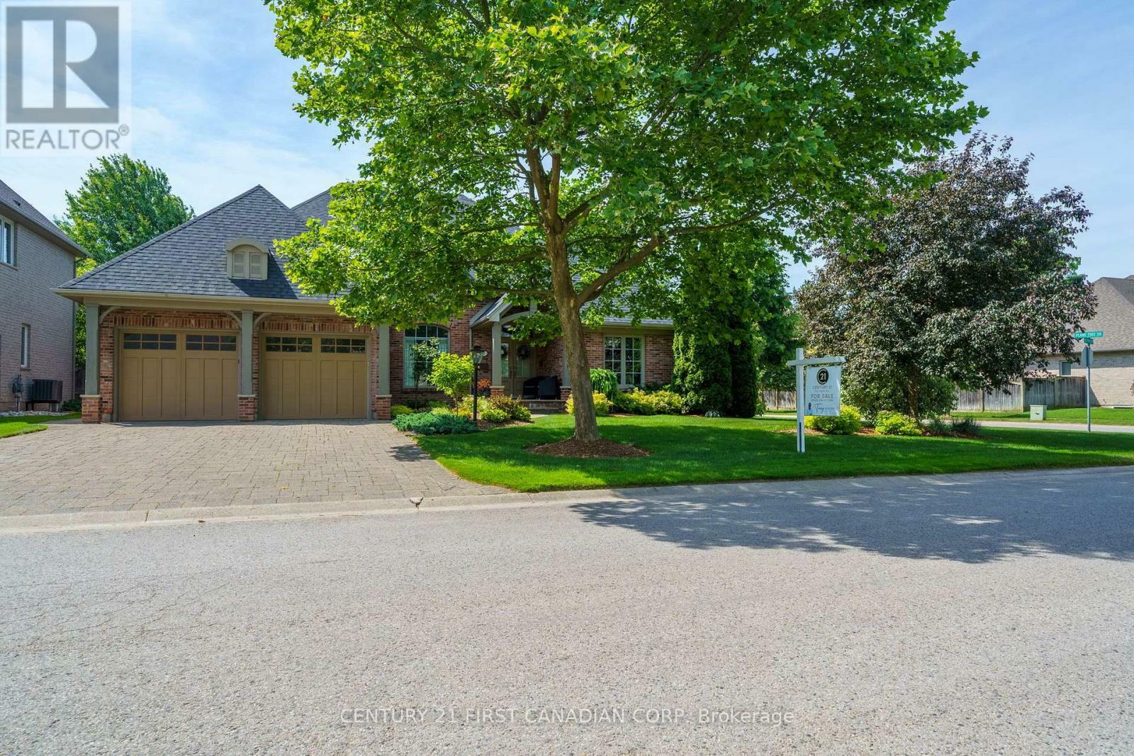 2091 Valleyrun Boulevard  London North (North R) ON N6G 5M7 photo