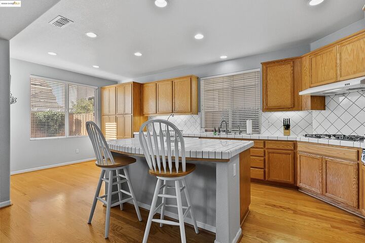 Property Photo:  217 Dorchester Ct  CA 94505 
