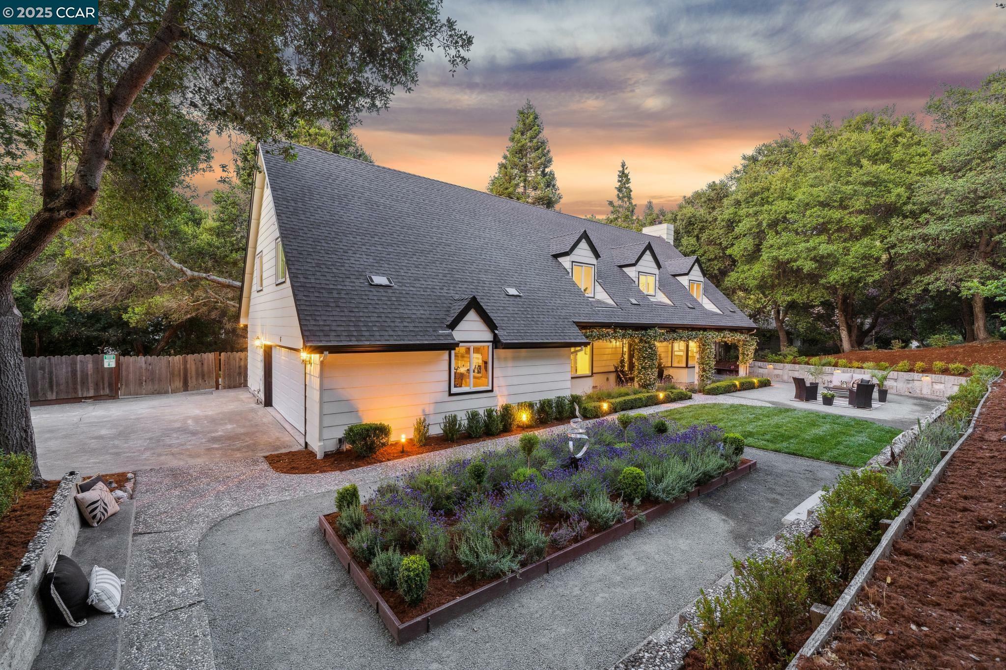 Property Photo:  6 Greenwood Ct  CA 94563 