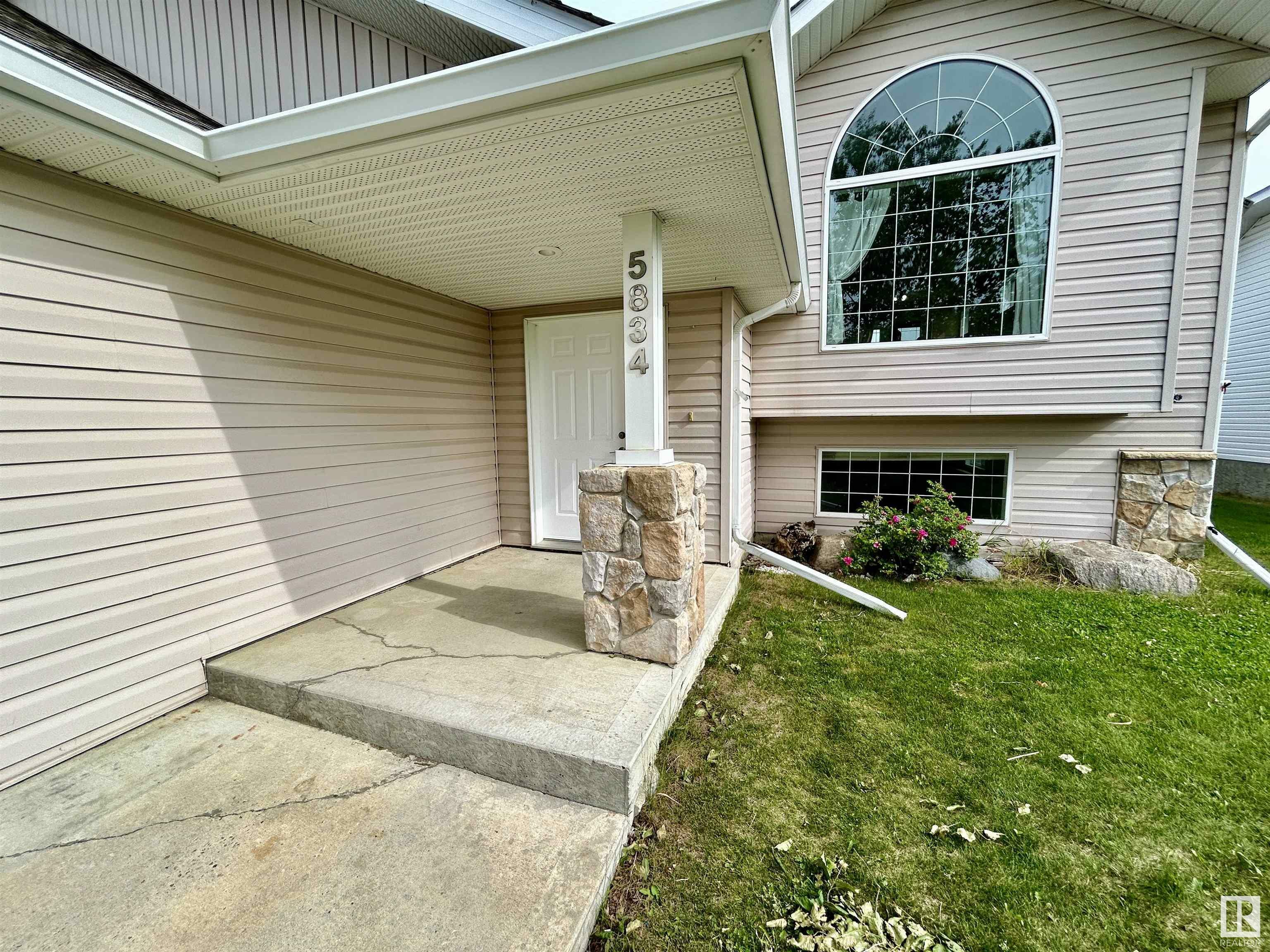 Property Photo: 5834 46 Avenue AB T0A 3A1