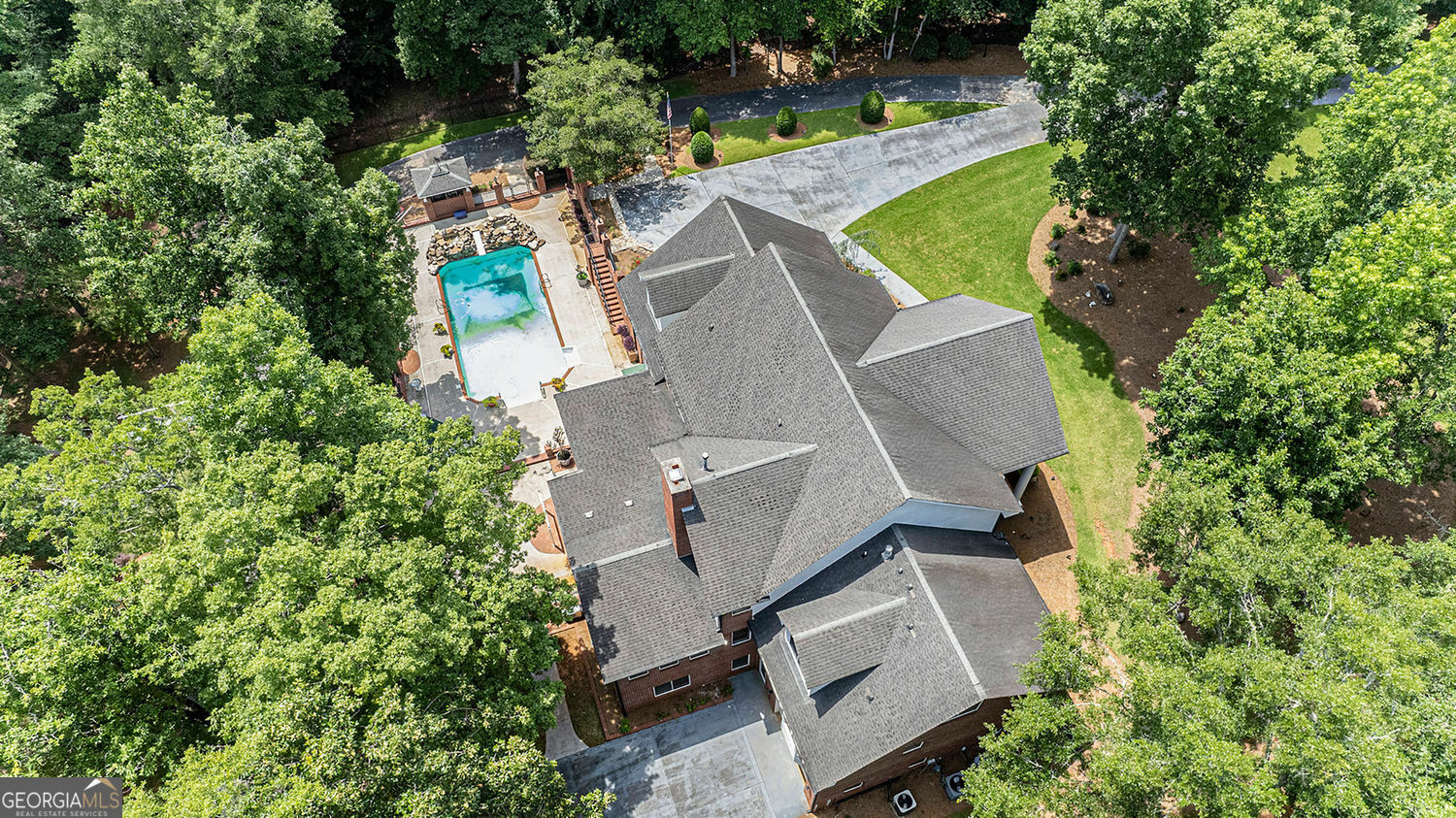 Property Photo: 402 Clyde Court GA 30252