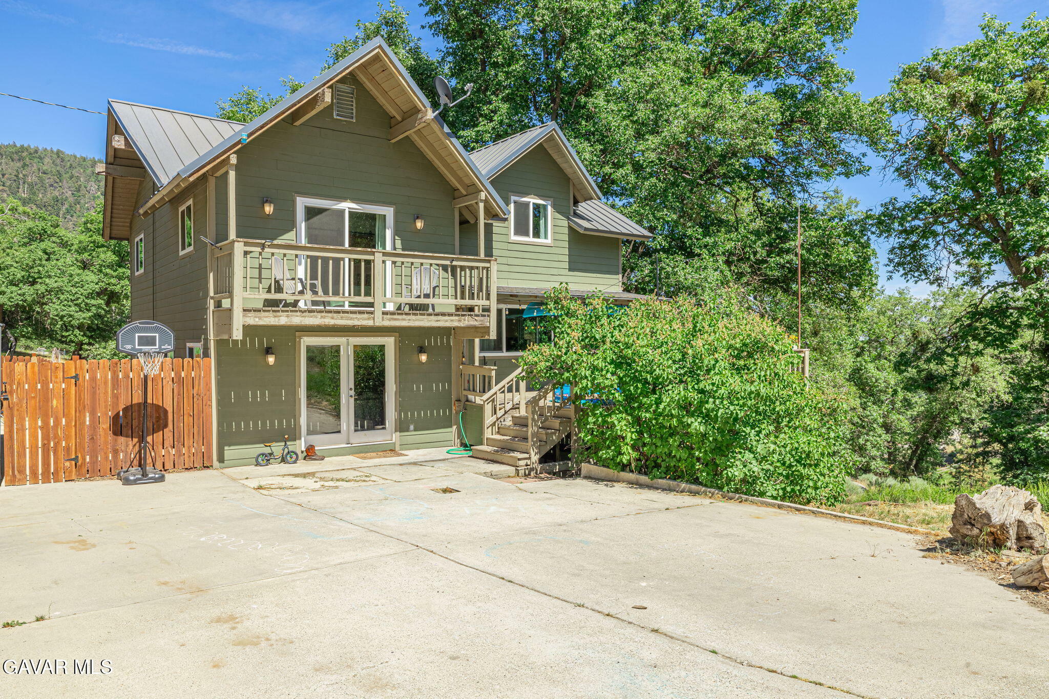 Property Photo: 26780 Deertrail Drive CA 93561