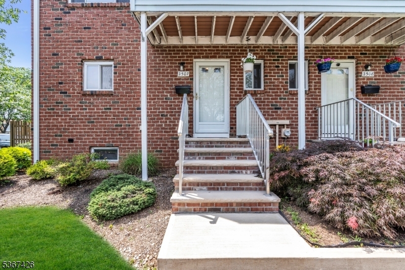 Property Photo: 2507 Balmoral Ct NJ 08844
