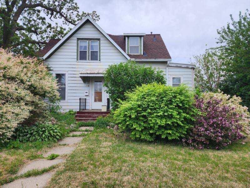 Property Photo: 210 N 4th Avenue IA 50158