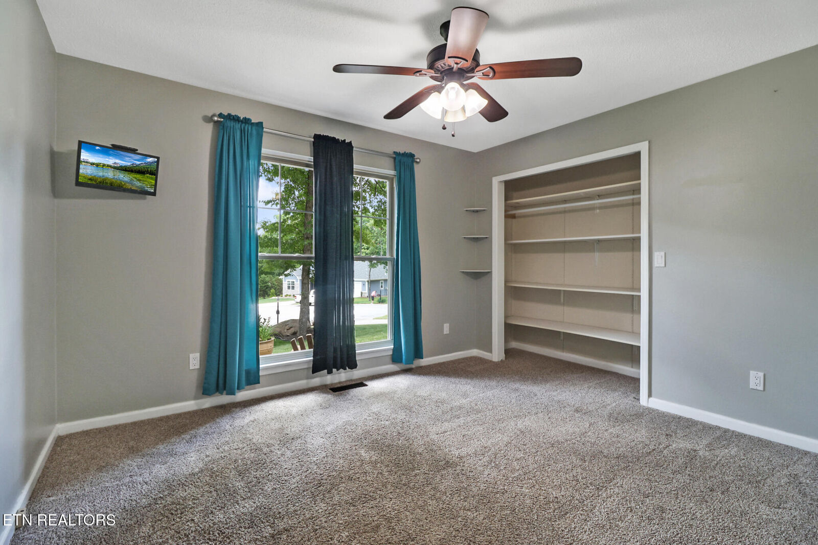 Property Photo: 14 Creigmont Court TN 38558