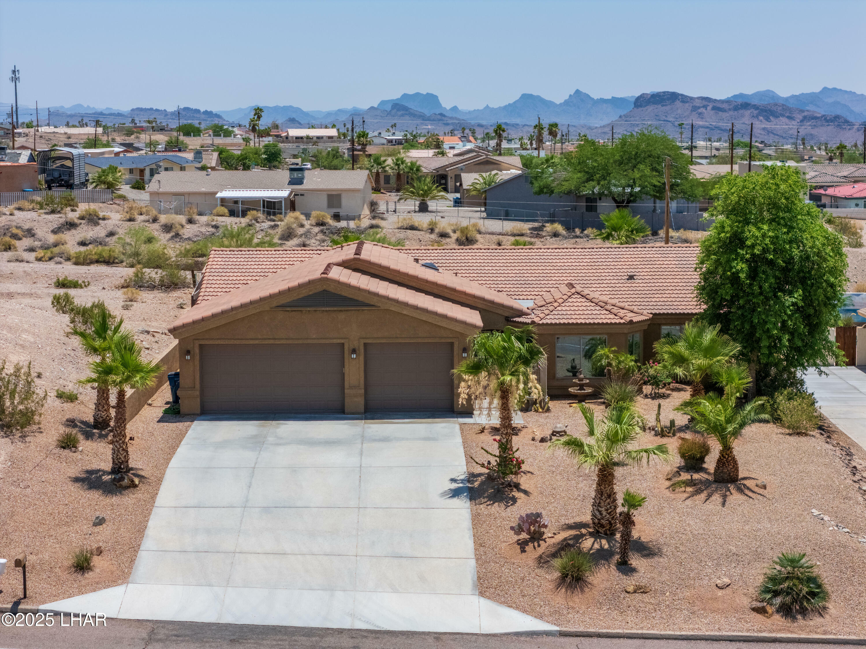 Property Photo: 3250 El Dorado Ave AZ 86406