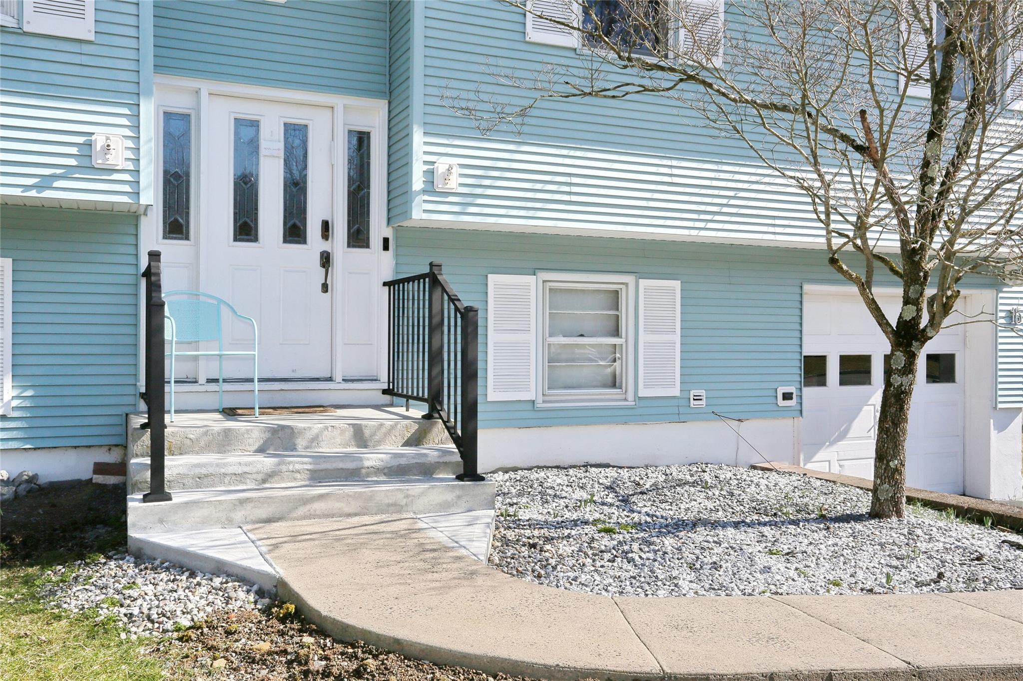 Property Photo:  15 Castle Court  NY 10984 