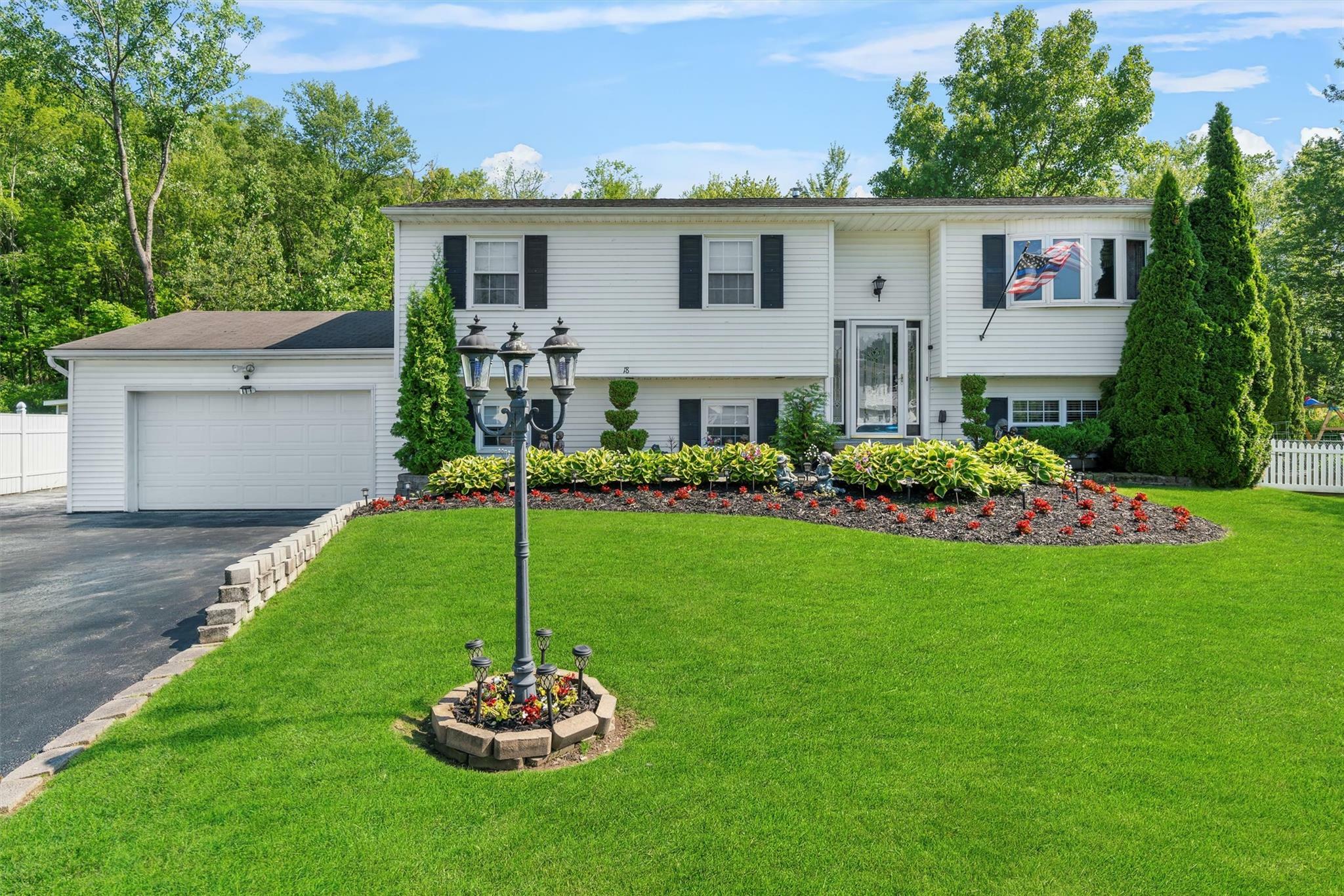 Property Photo:  18 Grant Drive  NY 10950 