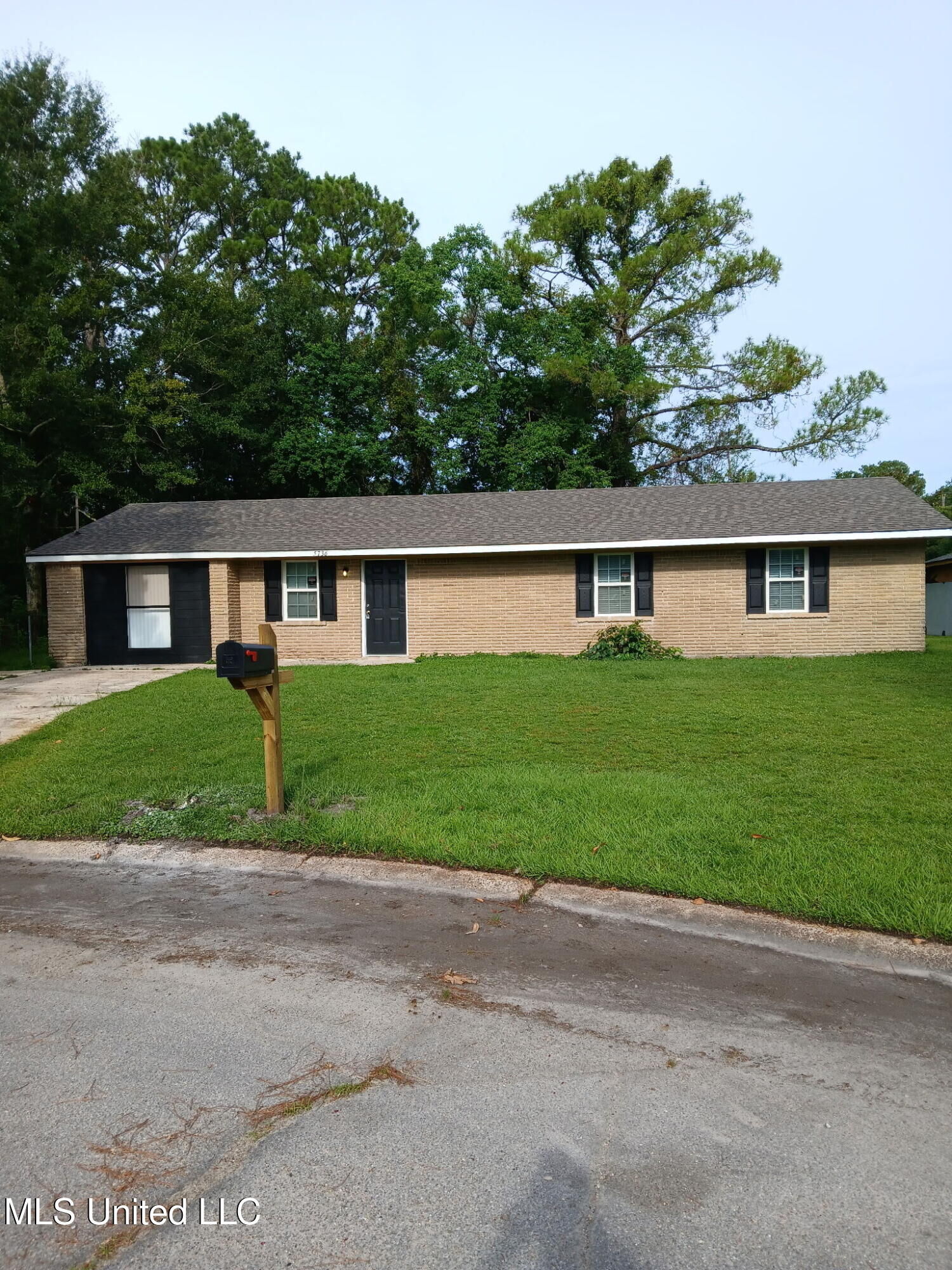 Property Photo:  5736 Eastwood Drive  MS 39563 