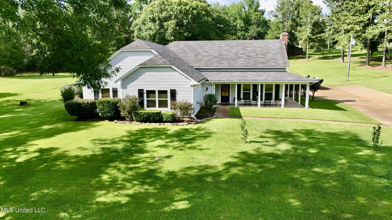 Property Photo: 102 Water Oaks Drive MS 39056