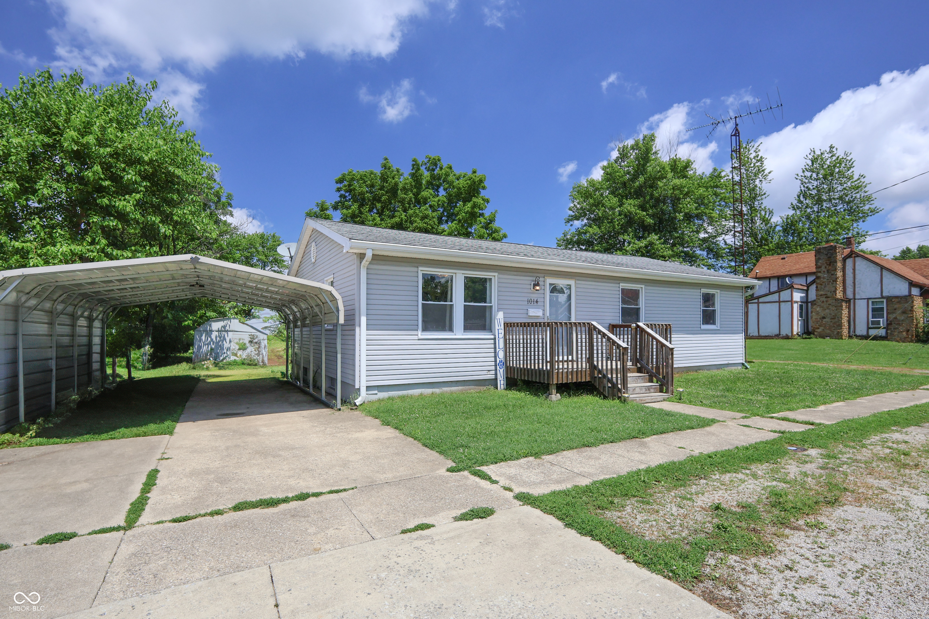 Property Photo: 1014 Washington Street IN 47246