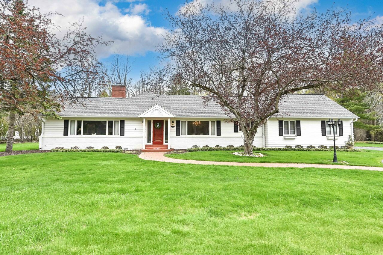 1211 E Donges Ct  Bayside WI 53217 photo