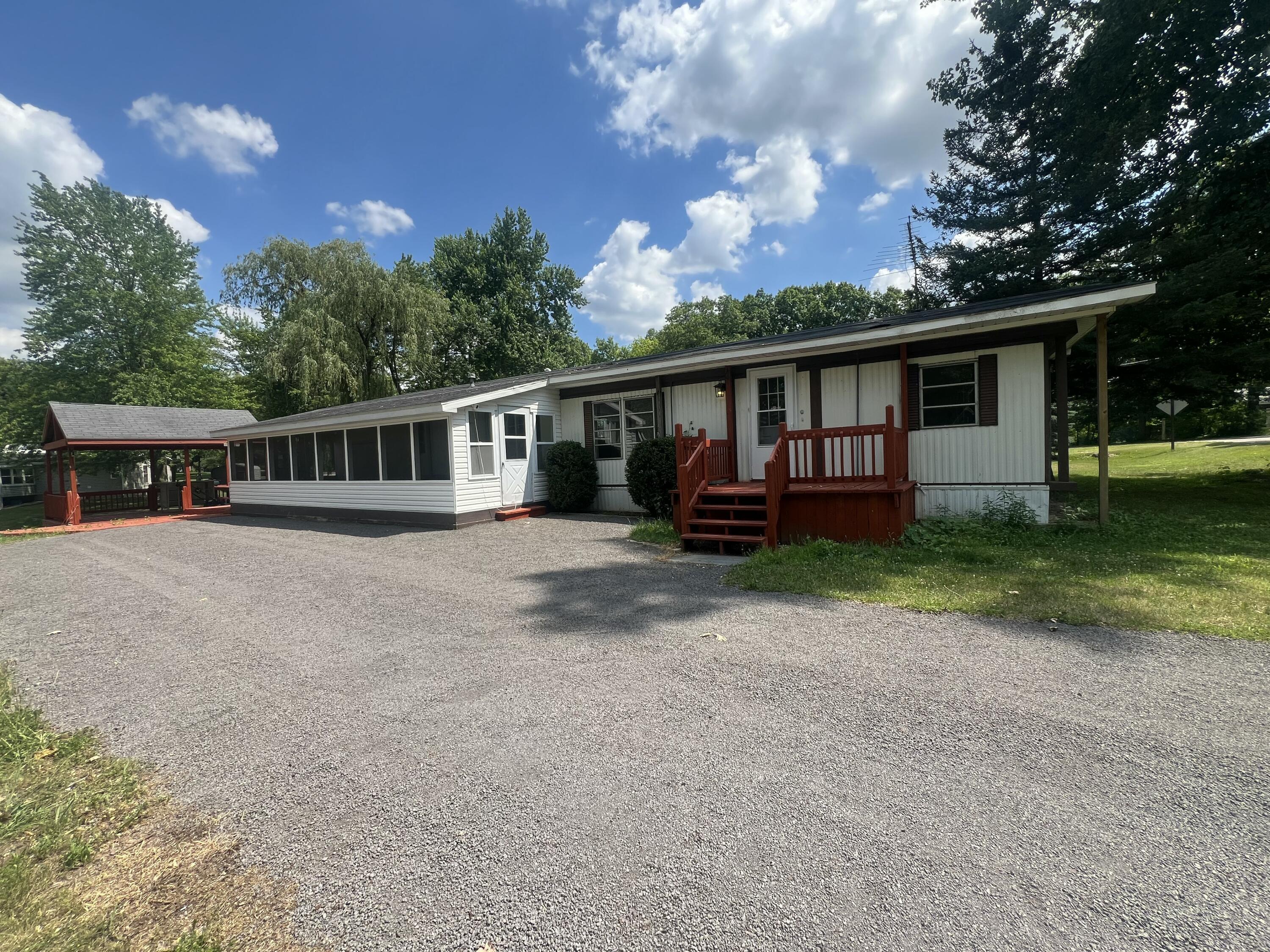 Property Photo: 6915 Rowley Drive MI 49266
