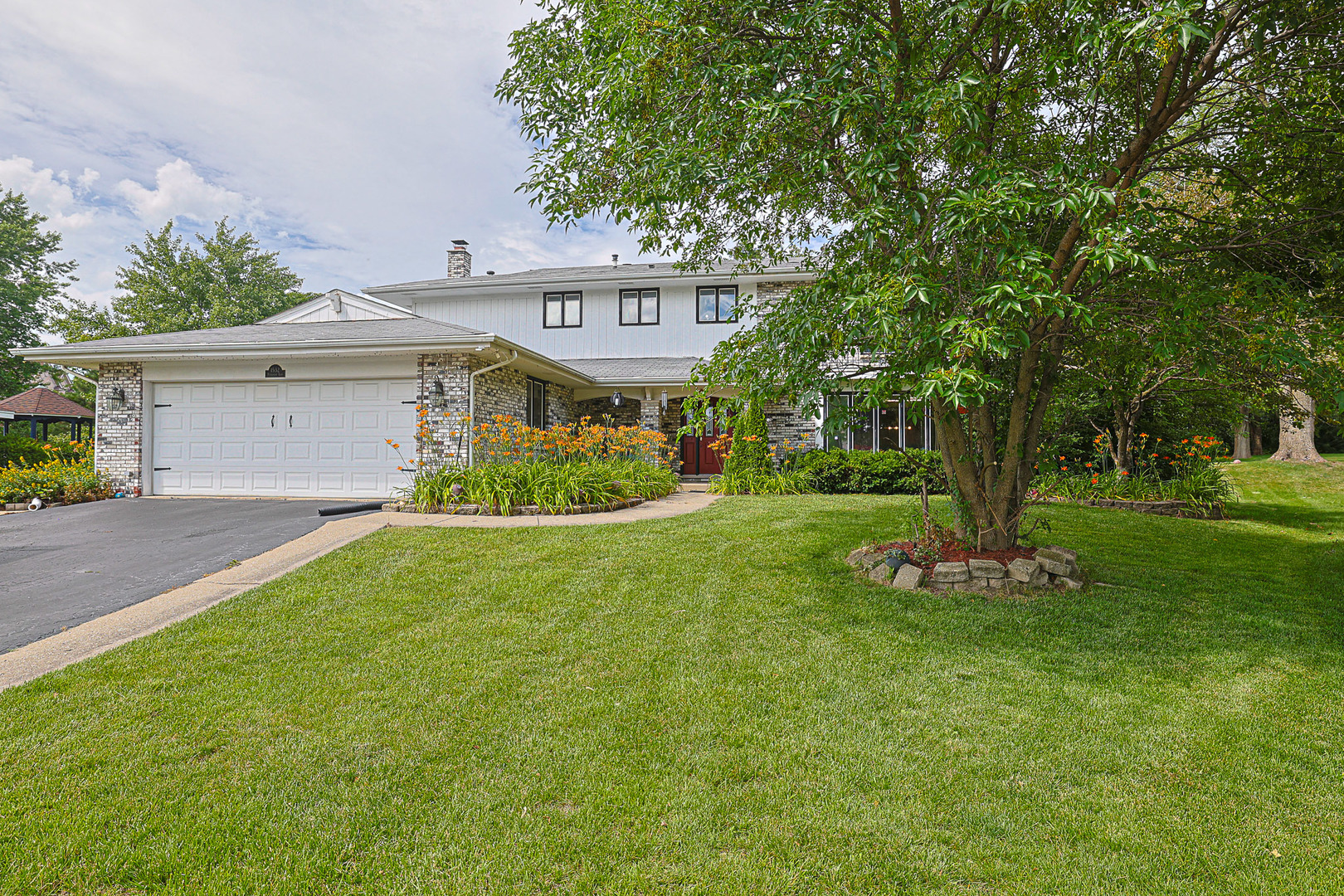 1532 Petersham Lane  Schaumburg IL 60173 photo