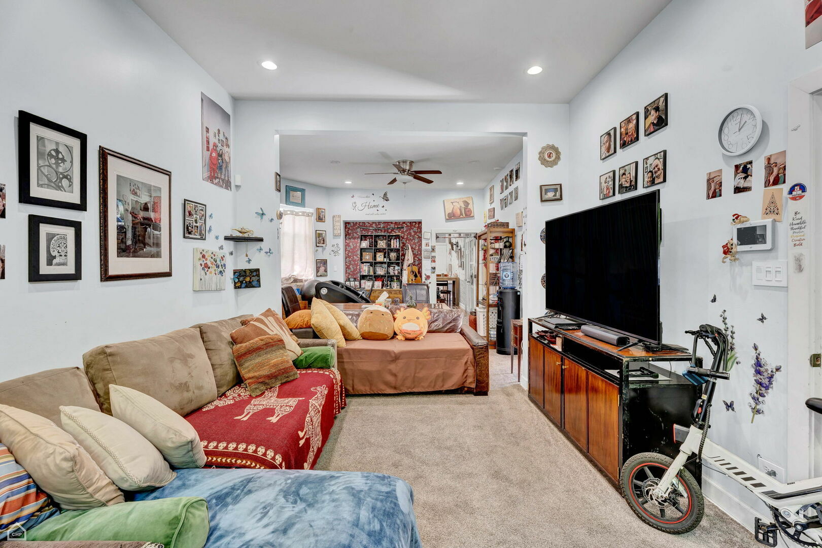 Property Photo: 2629 W Evergreen Avenue IL 60622